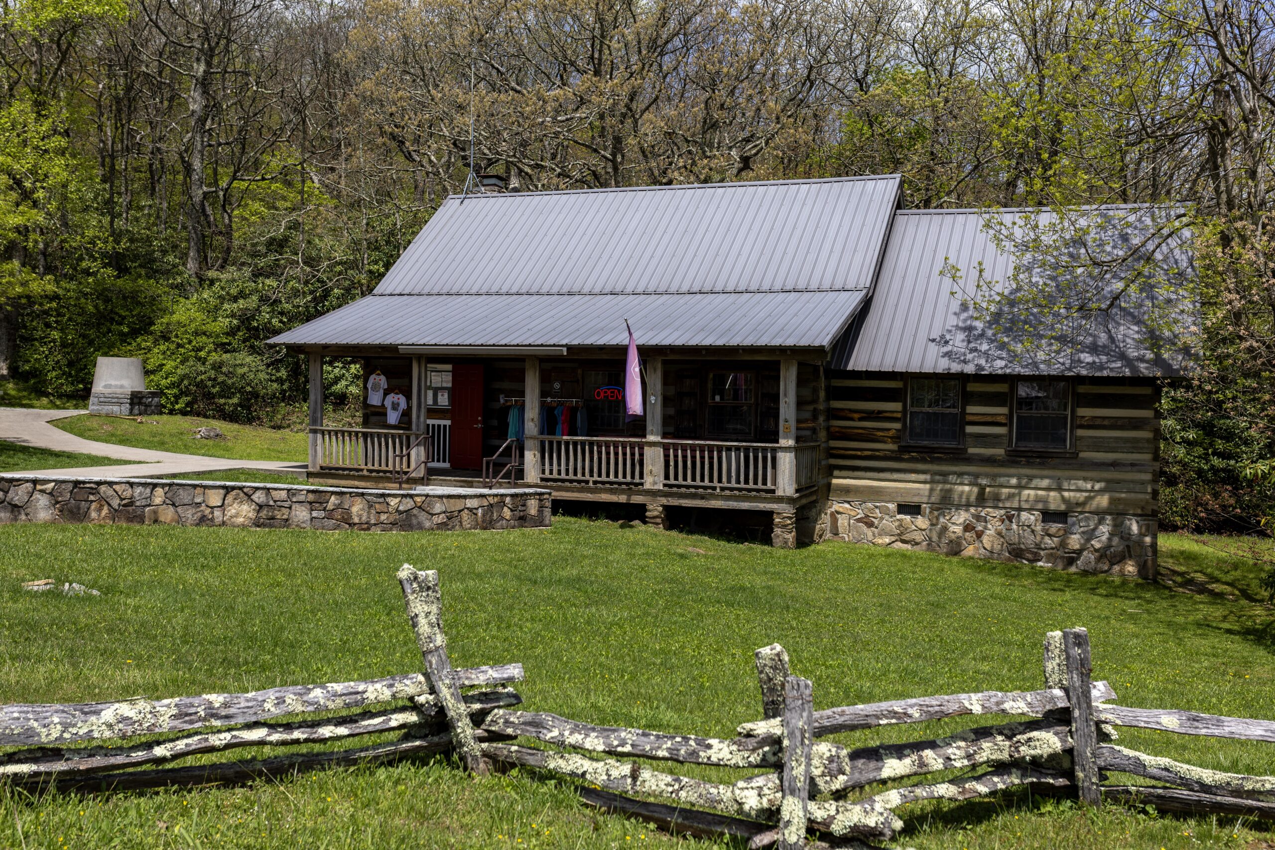 Brasstown Giftshop